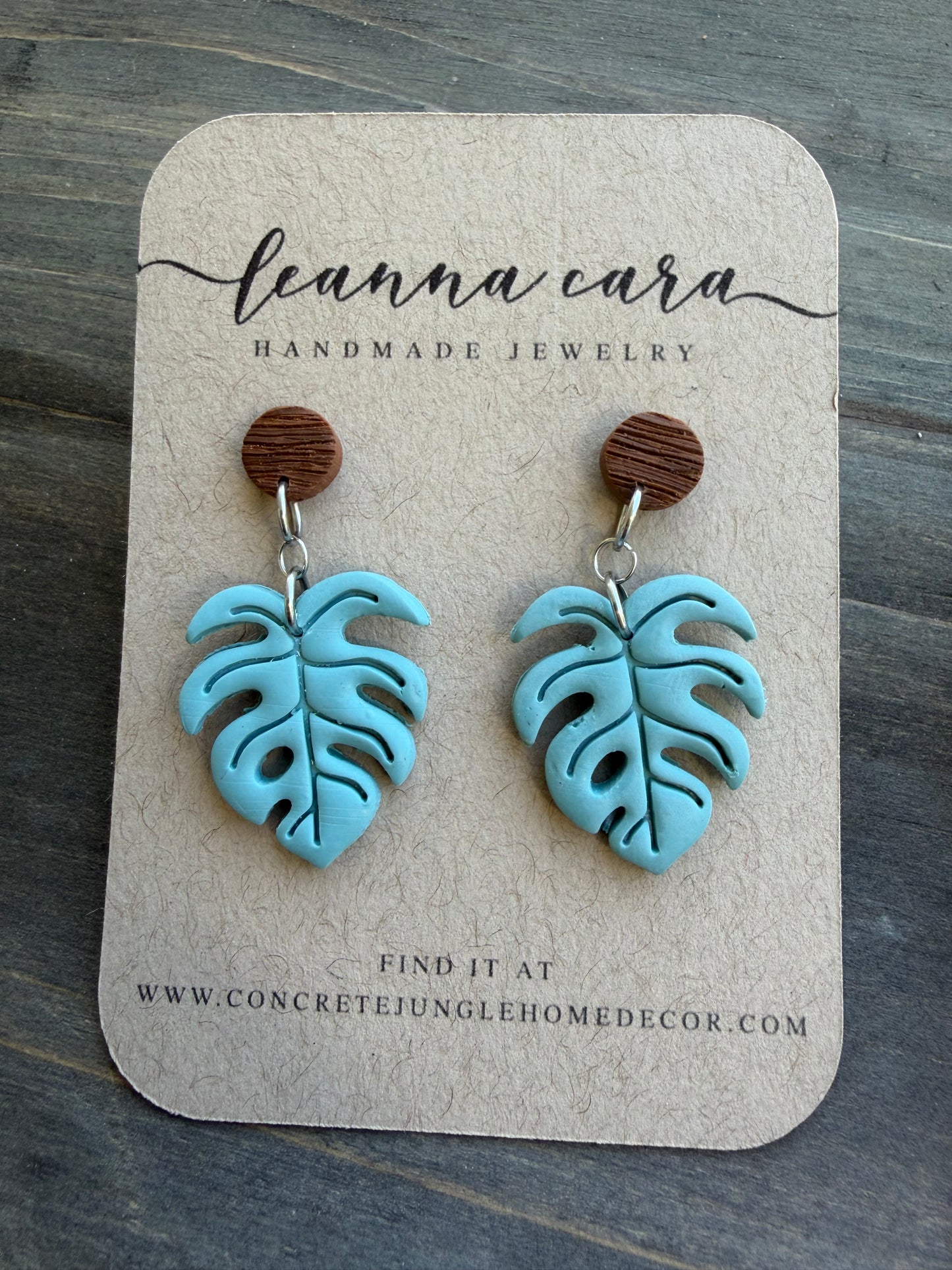 Handmade - Polymer clay small sage monstera leaf Clay Earrings