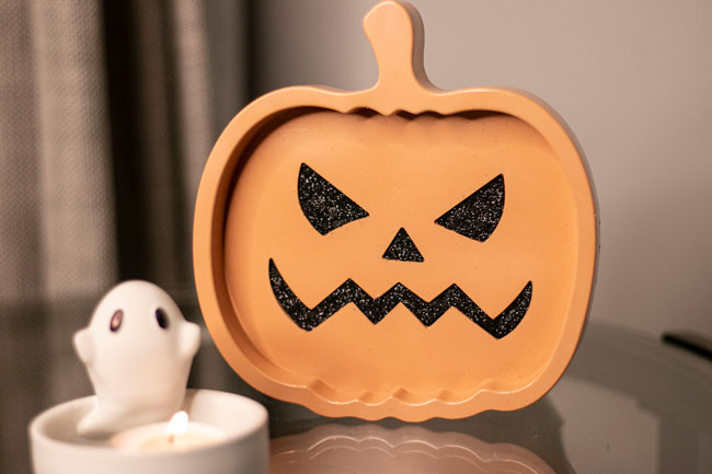 Cement Jack O Lantern Tray with glitter.