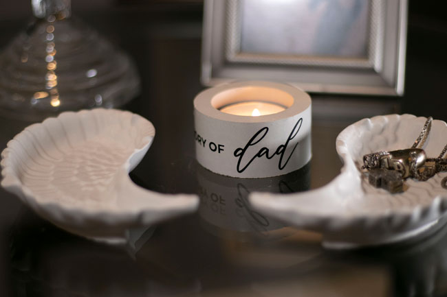 In Memory of mom/dad angel wing & candle set