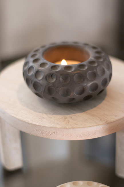 Round tealight with dots